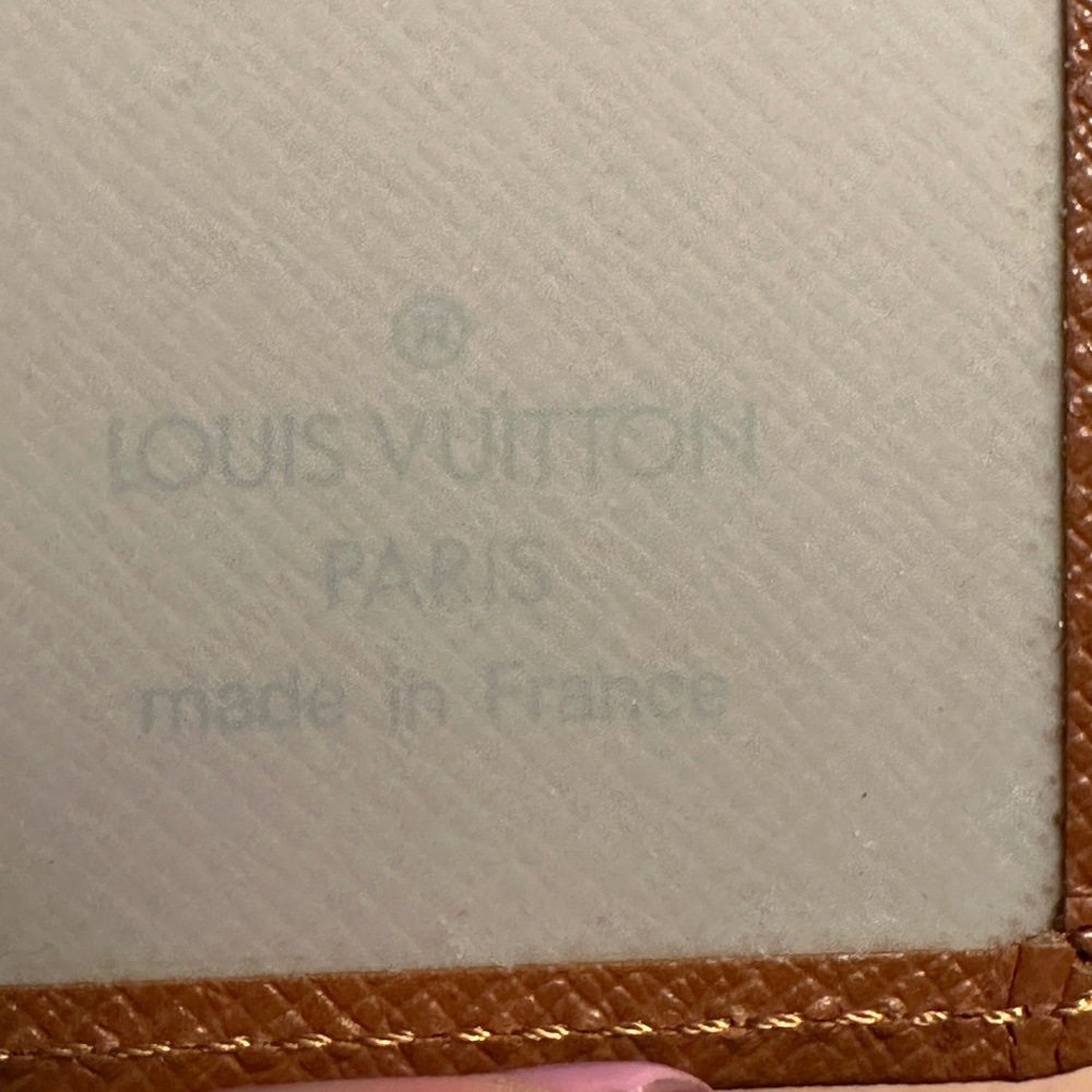 Authentic Louis Vuitton Taiga ID Card Holder - Unisex - Picture 5 of 6